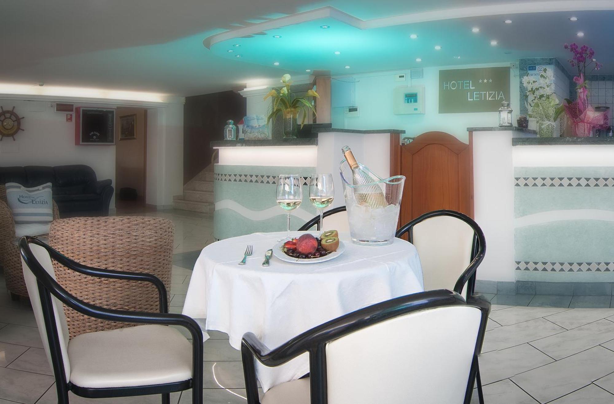Hotel Letizia Rimini Kültér fotó