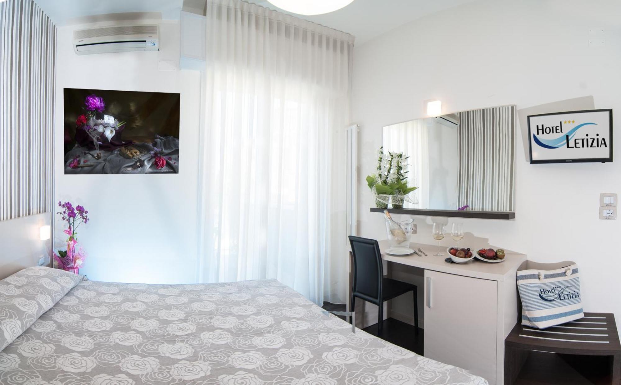 Hotel Letizia Rimini Kültér fotó