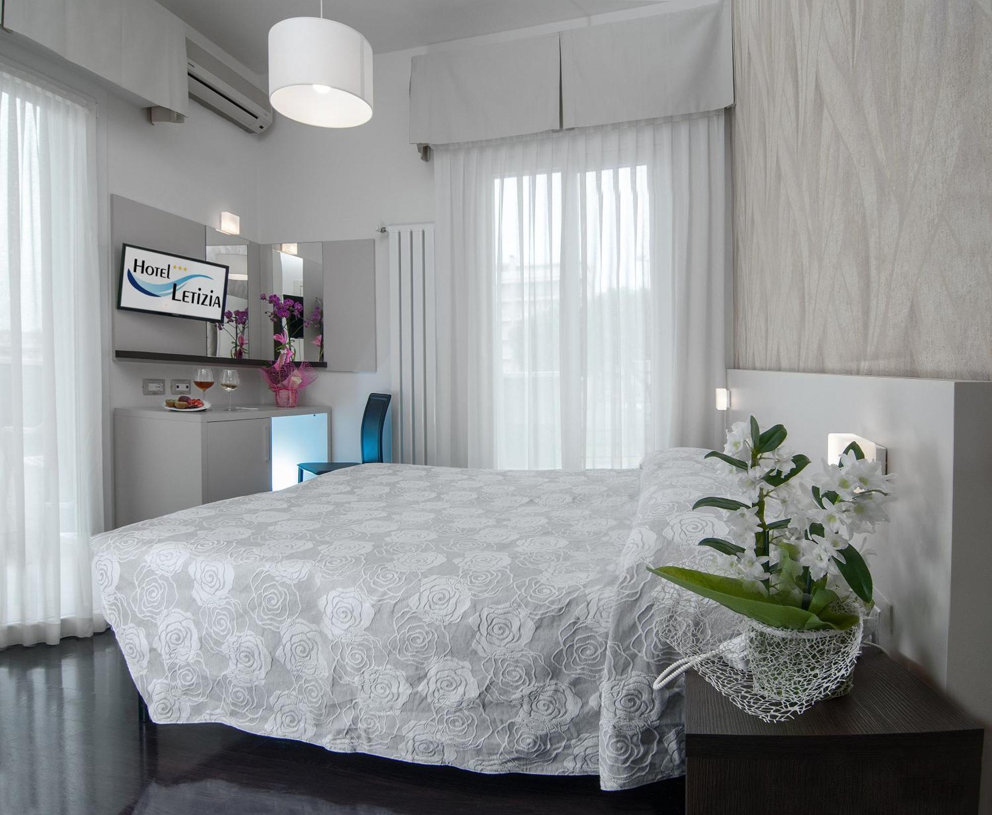 Hotel Letizia Rimini Kültér fotó