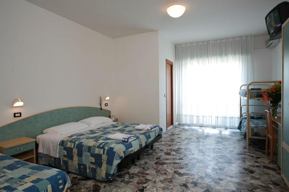 Hotel Letizia Rimini Kültér fotó