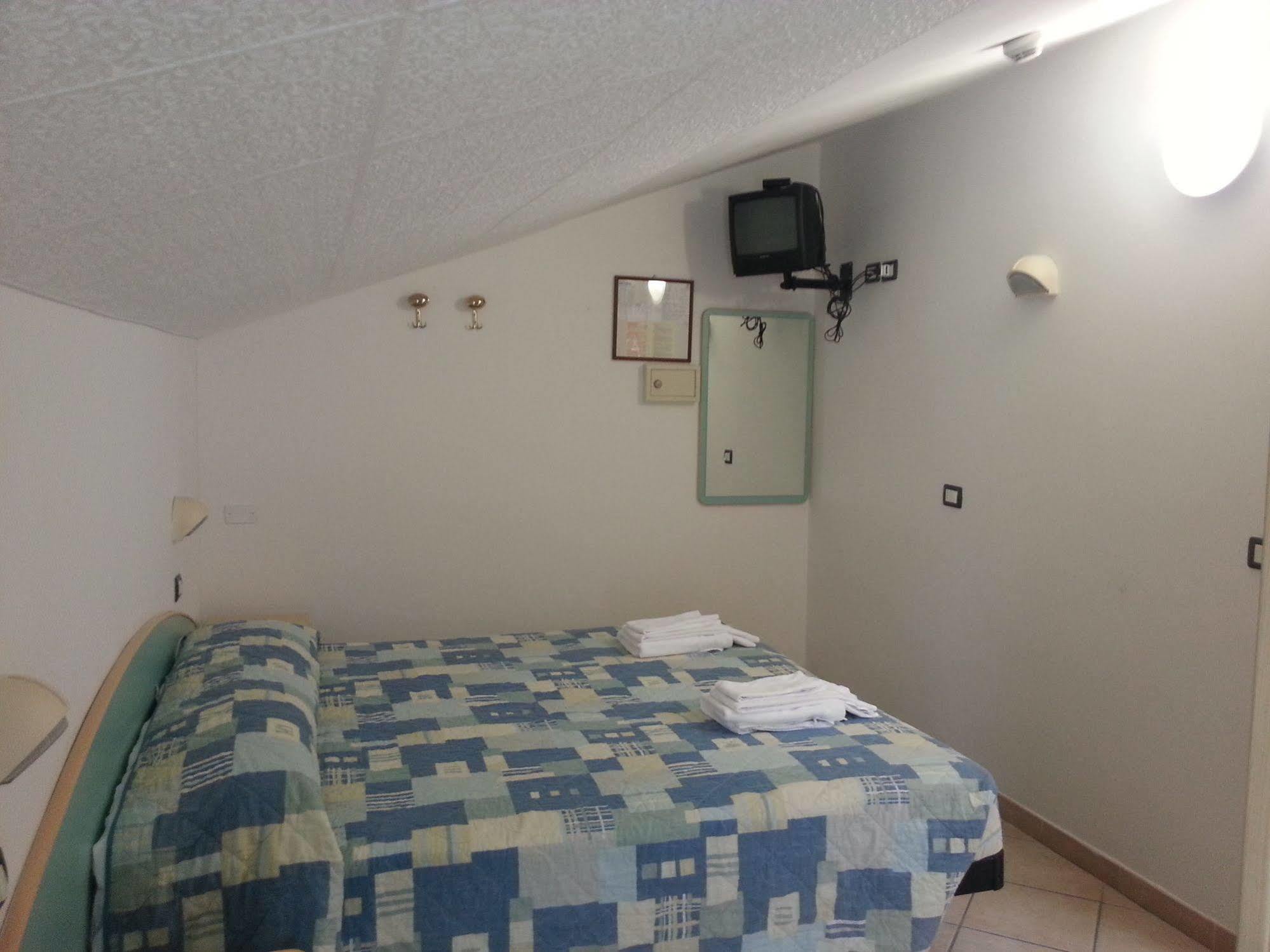 Hotel Letizia Rimini Kültér fotó